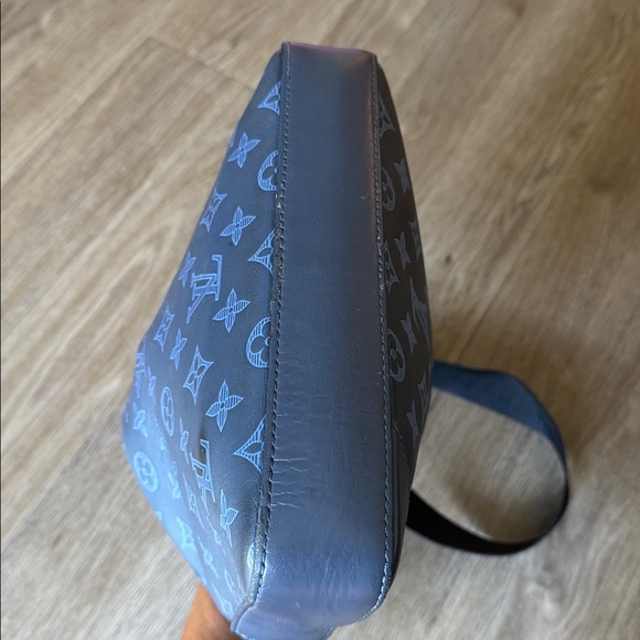 Louis Vuitton blue Monogram Shoulder Bag - Picture 12 of 17